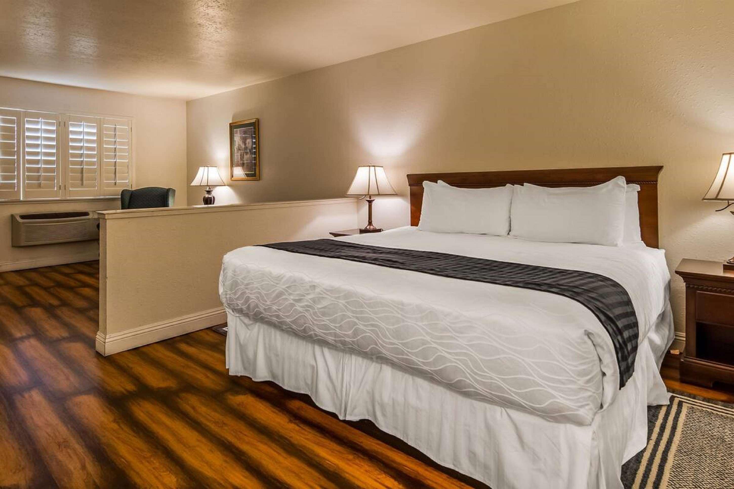 Hotel Surestay By Western 2*