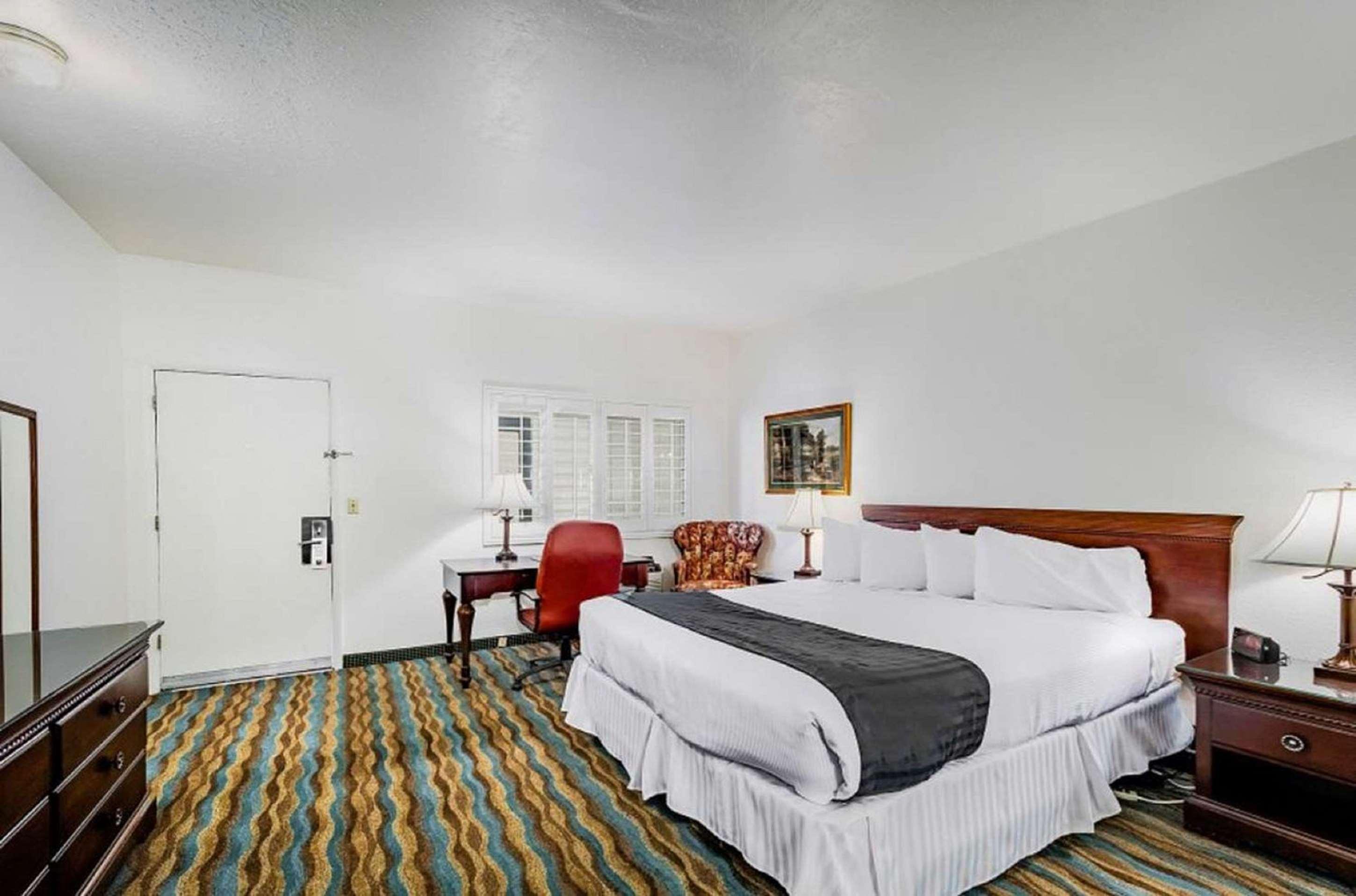 Surestay By Western Hotel 2*